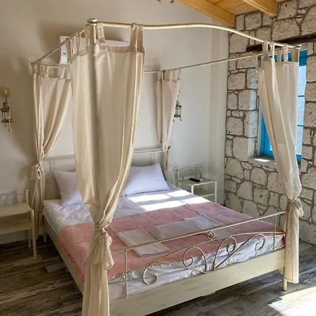 Bed & Breakfast Hera Alacati *