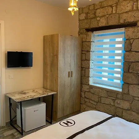 Hera Alacati Bed & Breakfast